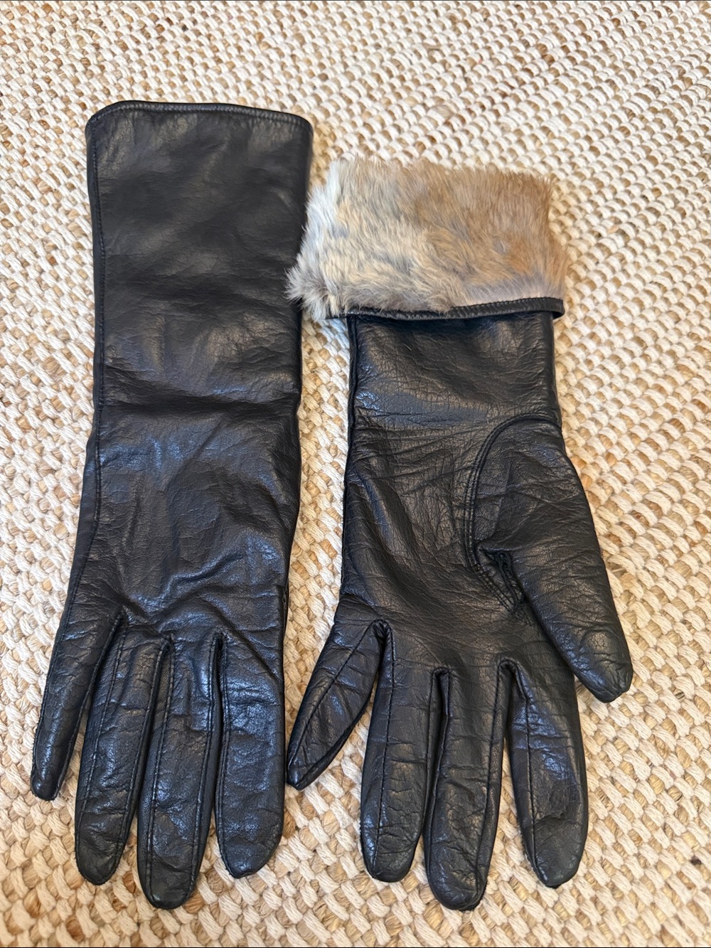 100% Leather Rabbit Fur Lined Gloves Size Medium